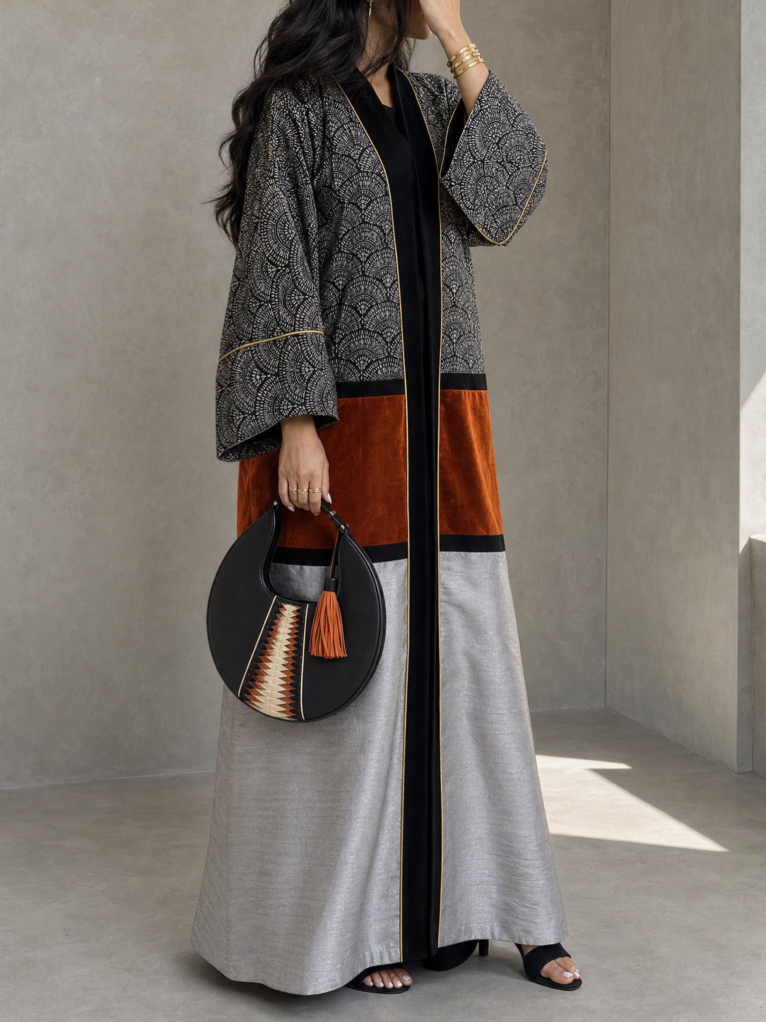 The Mosaic Abaya I عباية الفسيفساء والمخمل