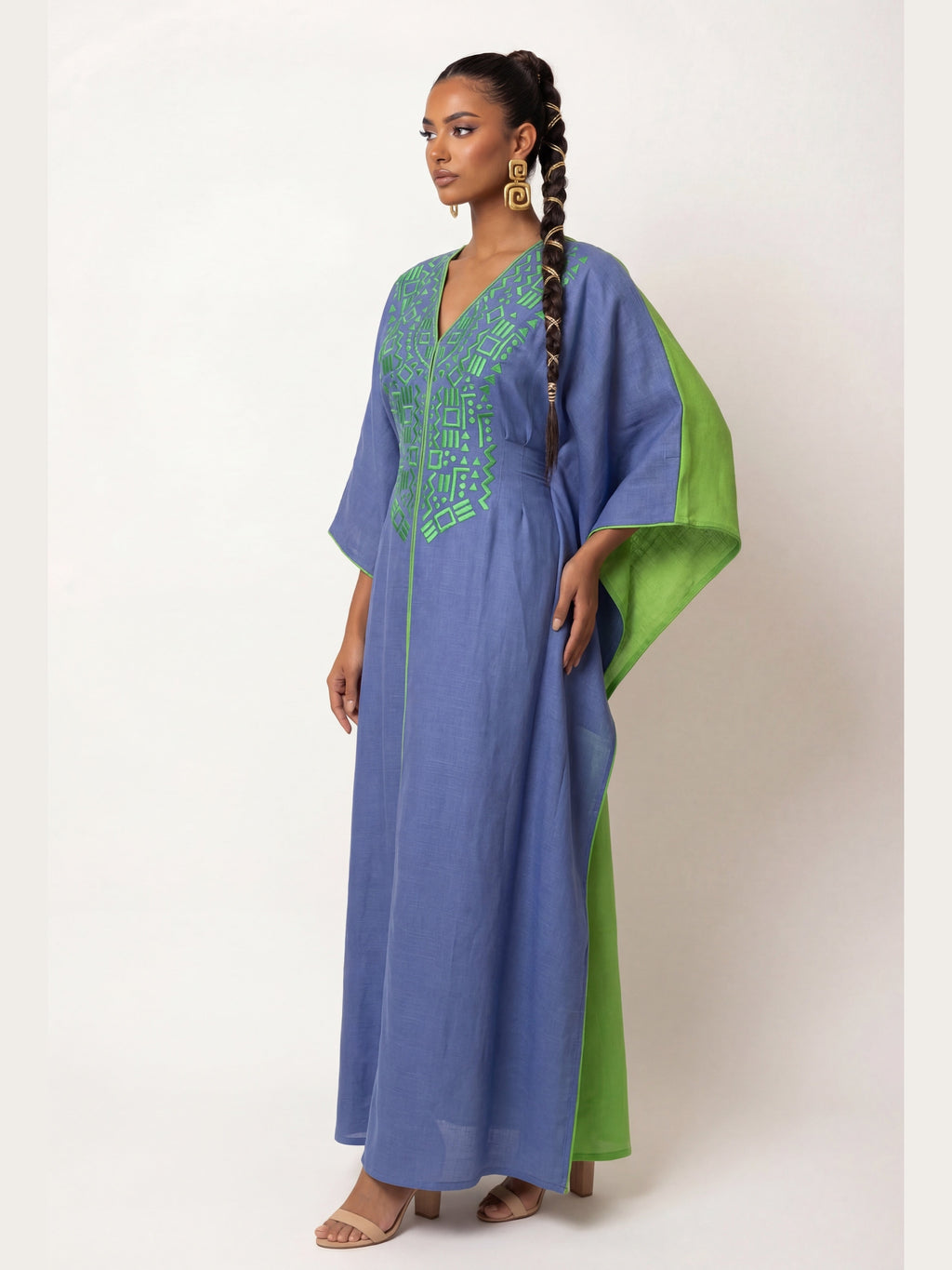 Linen Embroidered Kaftan/Dara'a in Blue & Green I  قفطان كتان أزرق مطرز بالاخضر بحزام داخلي