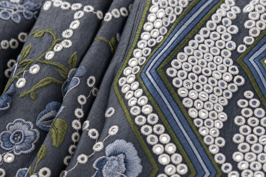 Embroidered lnen Kaftan/Dara'a in Grey I  دراعة رمادية مطرزة