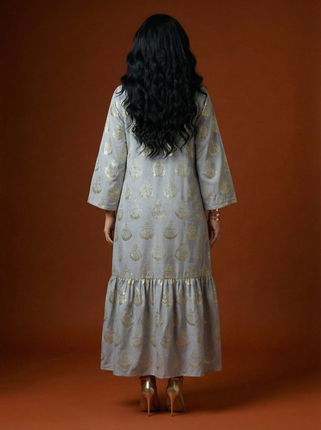 Grey filigree embroidered jalabiya